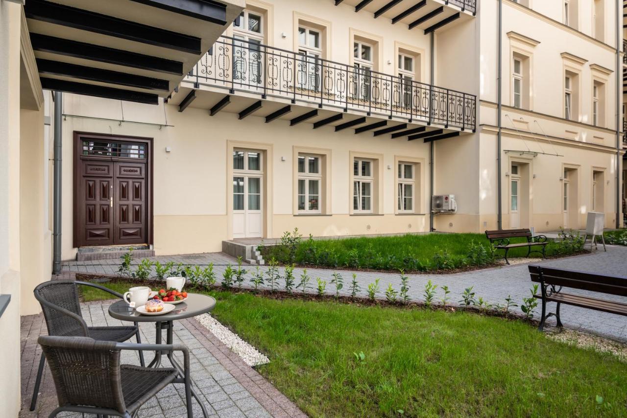 Atrium - Old Town Luxury Apartments By Upstairs Cracovia Exterior foto